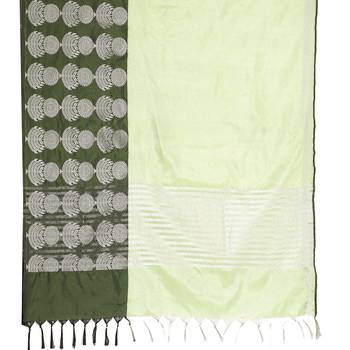 Green woven art silk saree with blouse 4