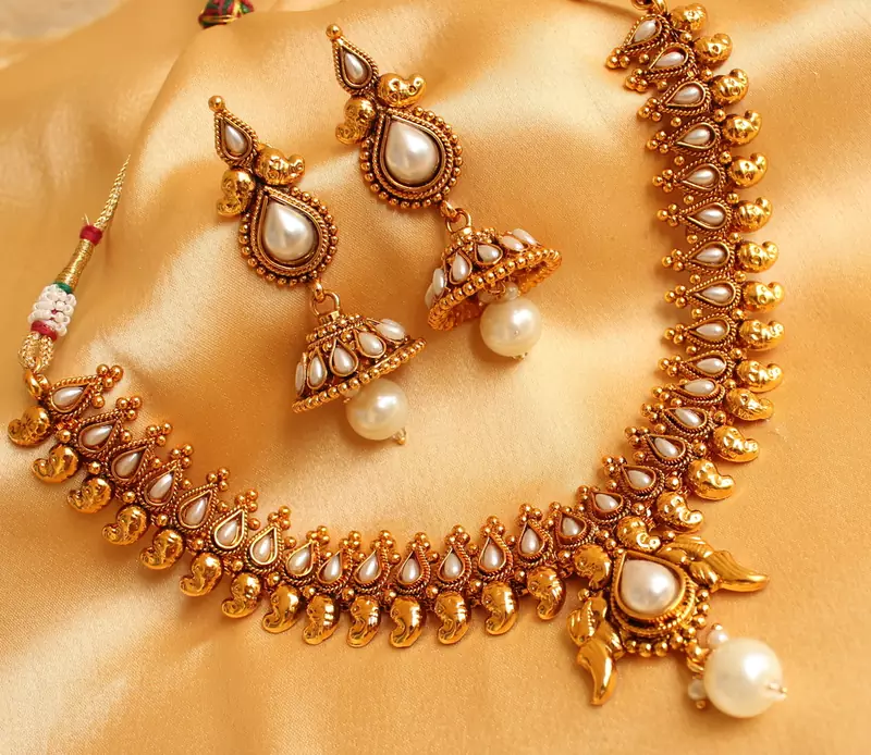 Beautiful Pearl Mango Necklace Set