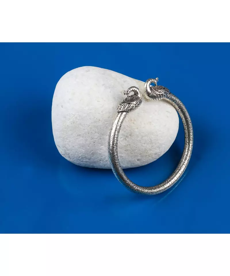 Sangeeta Boochra Silver Bangle