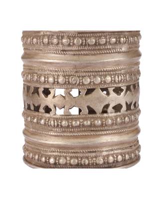 Sangeeta Boochra Silver Bangle 5