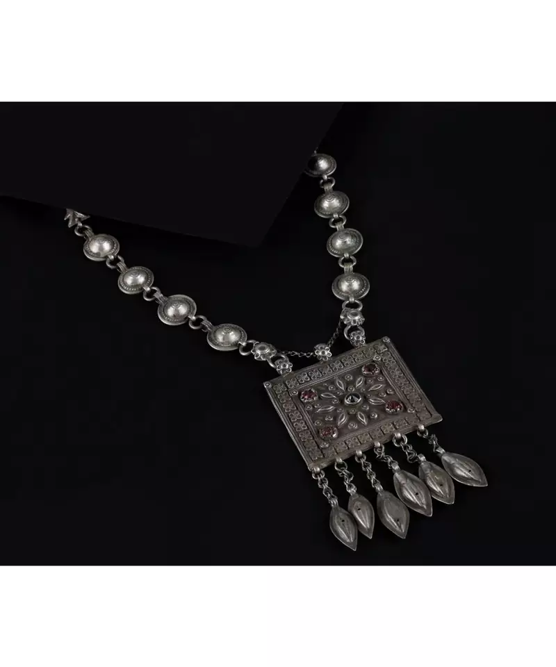 Sangeeta Boochra Silver Necklace