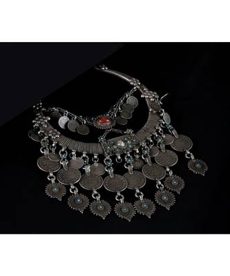 Sangeeta Boochra Silver Necklace 1