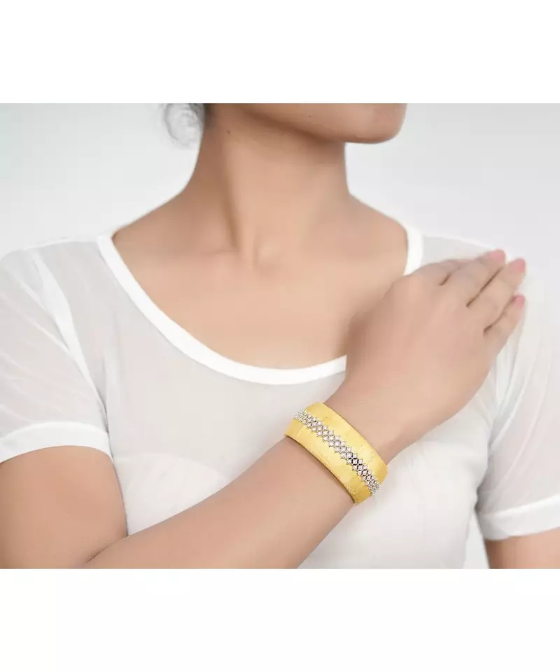 Sangeeta Boochra Silver Bangle With Gold Plating