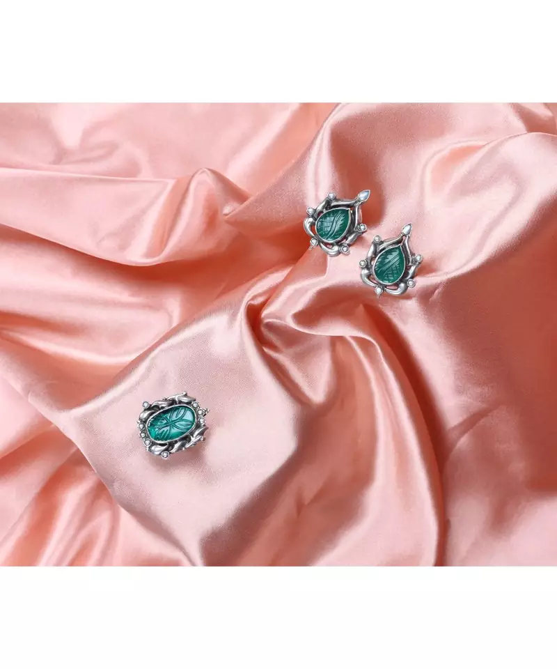 Sangeeta Boochra Silver Ring