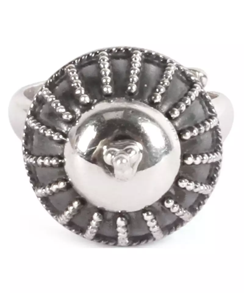 Sangeeta Boochra Silver Ring