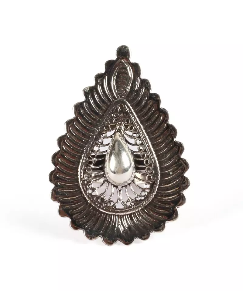 Sangeeta Boochra Silver Ring