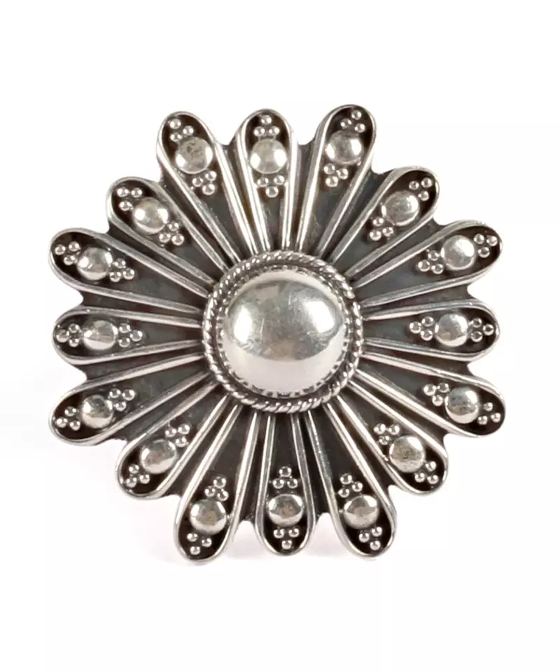 Sangeeta Boochra Silver Ring