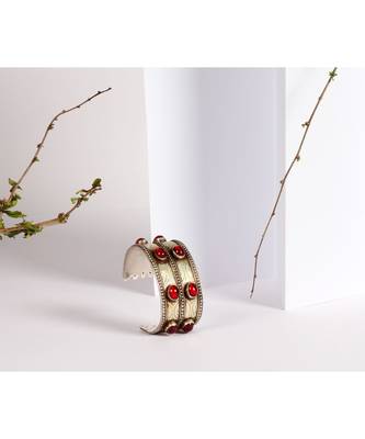 Sangeeta Boochra Silver Bangle 5