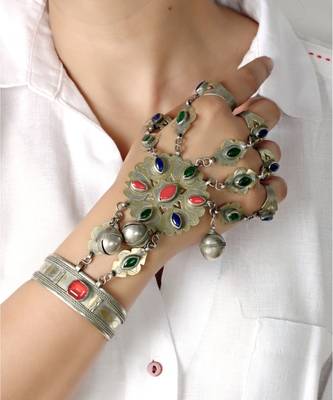 Sangeeta Boochra Silver Hand Harness 1