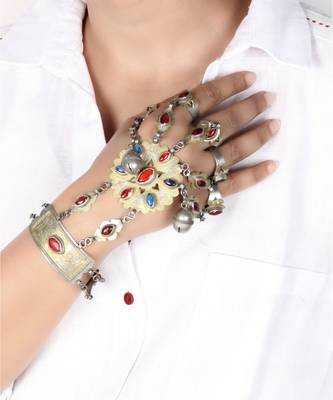 Sangeeta Boochra Silver Hand Harness 1