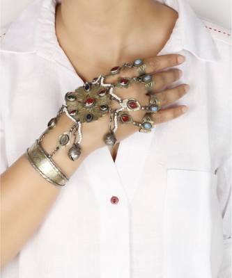 Sangeeta Boochra Silver Hand Harness 1