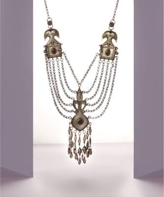 Sangeeta Boochra Silver Necklace 1