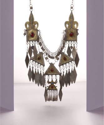 Sangeeta Boochra Silver Necklace 1