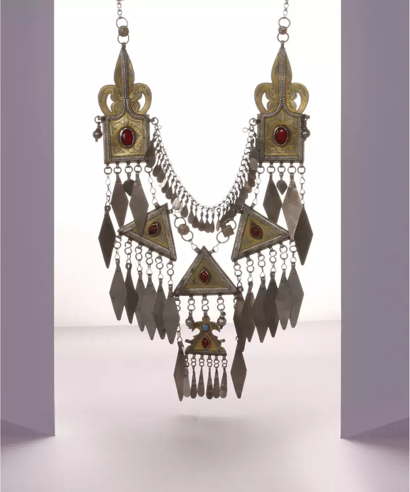 Sangeeta Boochra Silver Necklace