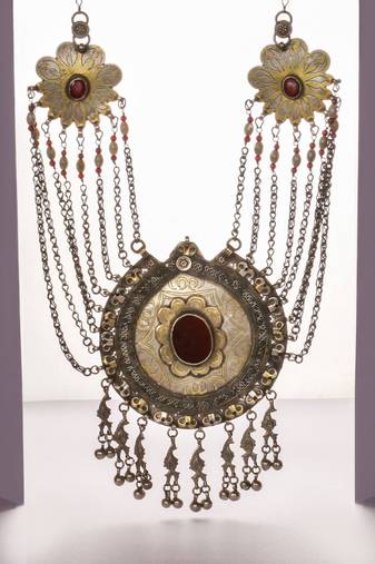 Sangeeta Boochra Silver Necklace