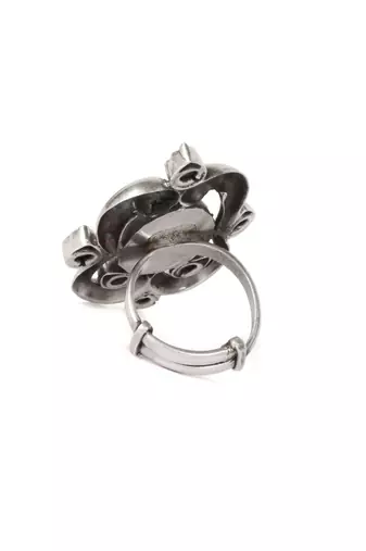 Sangeeta Boochra Silver Ring