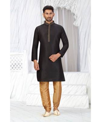 Black embroidered kurta pajama 1