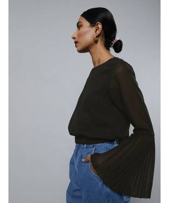 Black Pleated-Sleeves Crop Top 2