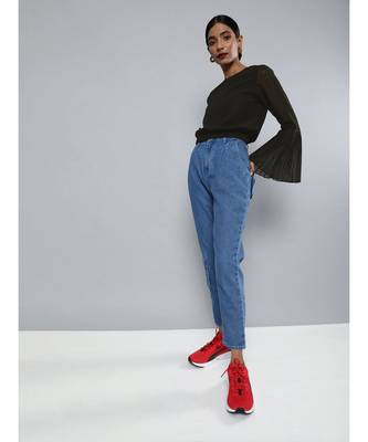 Black Pleated-Sleeves Crop Top 4