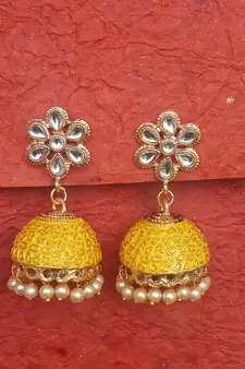 Yellow party-jewellery