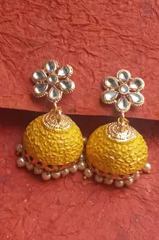 Yellow party-jewellery
