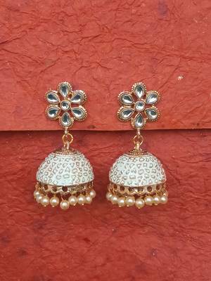 White party-jewellery 2