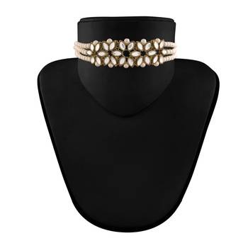 Traditional Kundan & Pearl Beaded Choker Set for Women/Girls 3