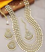 Traditional Kundan & Pearl Studed Bridal Jewellery Set for Women