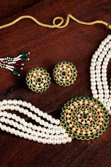 Traditional Light Weight Pearl Beaded Choker Necklace Jewellery Set Glided With Moti Work