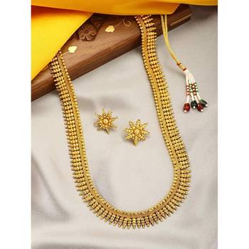 Traditional South Indian Stylish Golden Leaf work Necklace With Earrings For Women & Girls 4