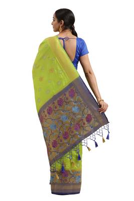 Green woven art silk saree with blouse 2