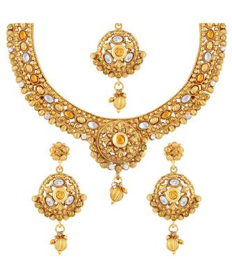 Traditional designer Gold toned Choker StyleNecklace Set with Mangtikka For Women 3