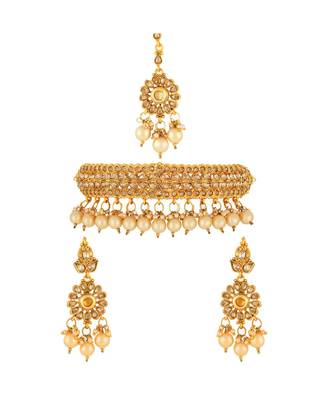 Traditional Padmaavat Gold toned Choker Necklace Set with Maang Tikka For Women 4