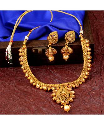 Traditional Pear Shape Gold toned Choker Necklace Set For Women 1
