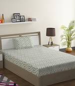 Cotton Blend 120 TC Geometric Single Bed Sheet with 1 Pillow Cover  Sea Green Off White