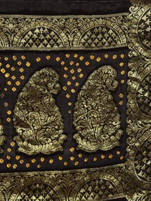 Black printed jacquard saree with blouse 3