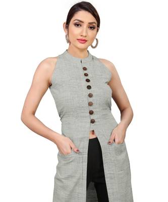 grey In cut sleeveless top - front button 3