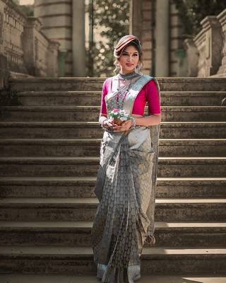 Grey Color Goergeous  Banarasi Saree with Blouse Piece for Women. 2