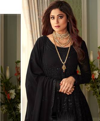  Shamita Shetty Black Lucknowi Embroidered Anarkali Suit 2