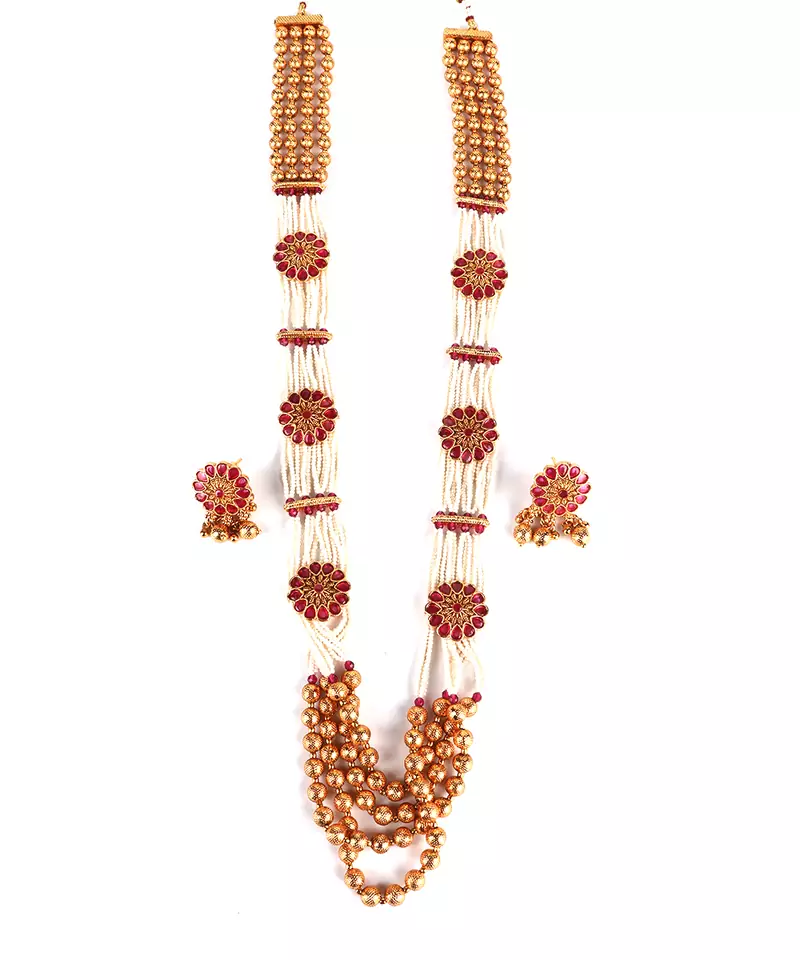 Red necklace-sets