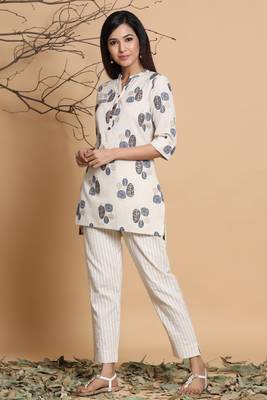 Natural Cotton Flex Printed High-Low Kurti Pant Set with Mask 5