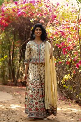 Beige Cambric Printed Straight Lehenga Choli Dupatta Set with Scrunchie 2