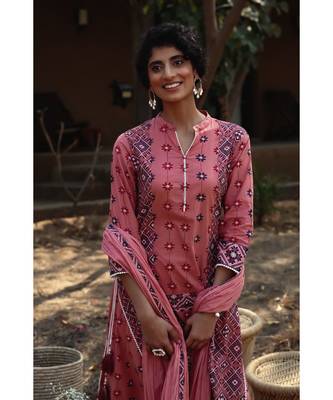 Peach Cambric Printed Straight Kurta Palazzo Dupatta Set with Mask 4