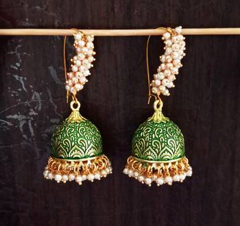Green earrings 1