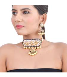 Taffy Pink Choker Set