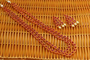 Red agate necklaces 1