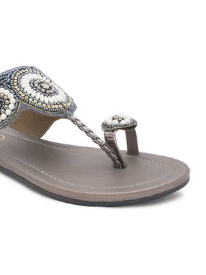 women flat footwear  5