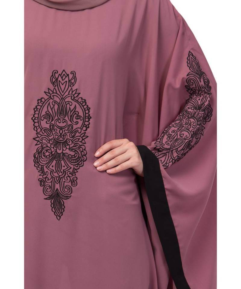 Nazneen Center & Sleeve embroidery contrast Band Kaftan