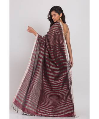 Maroon linen saree with silver zori pallu and border 3