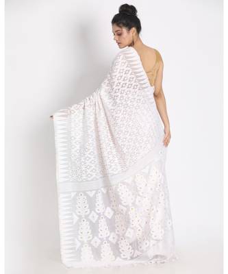 White Self Jecquard Jamdani Saree 3